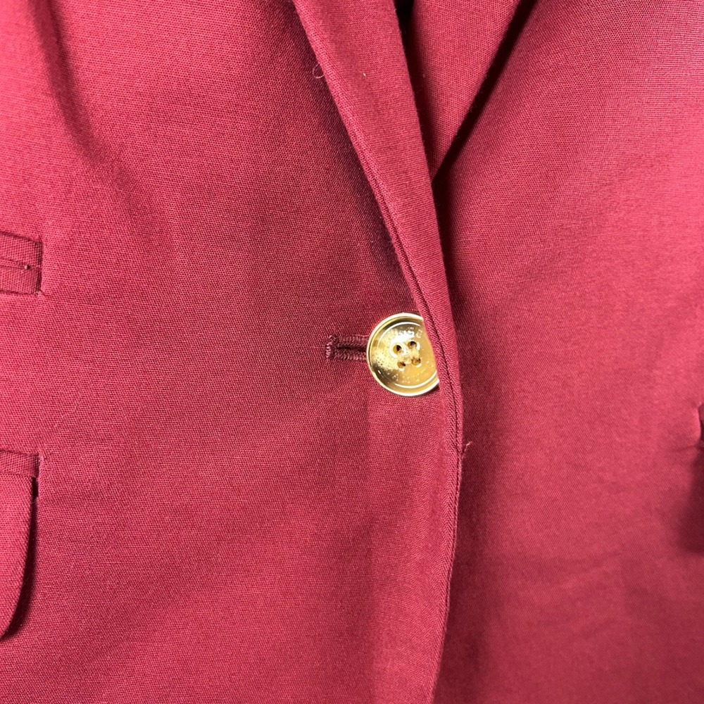 Vince Camuto Womens Burgundy Single Button Blazer Gold Crest Buttons Size 2 - Picture 3 of 4